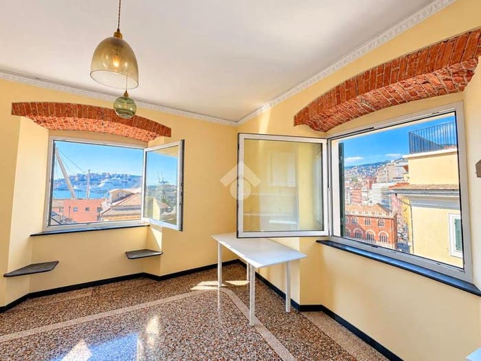 Appartamento trilocale in vendita in Via Turati Filippo, Molo, Genova