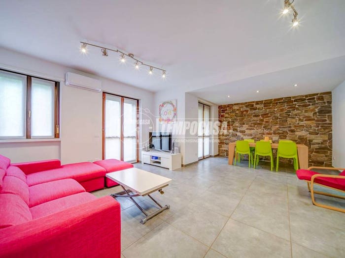 Appartamento quadrilocale in vendita in Via Ronco, Centro, Carnago