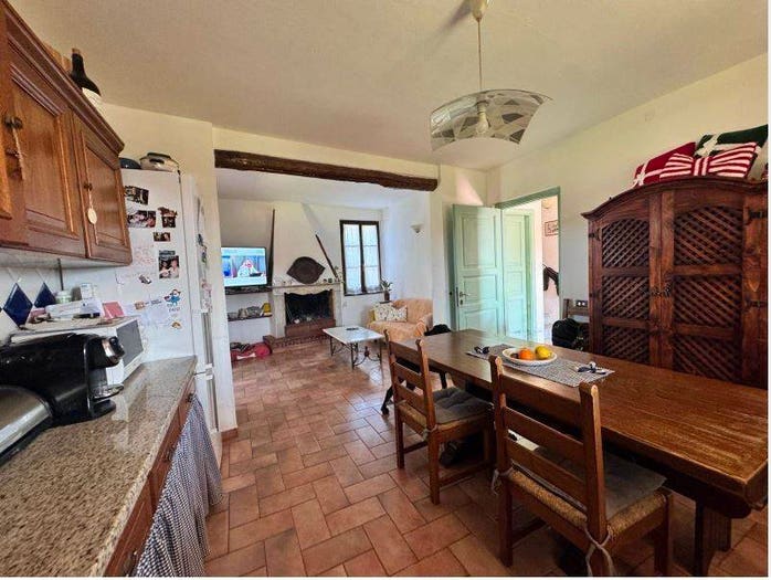 Casa con 6 locali in vendita in Casano Dogana Isola, Luni