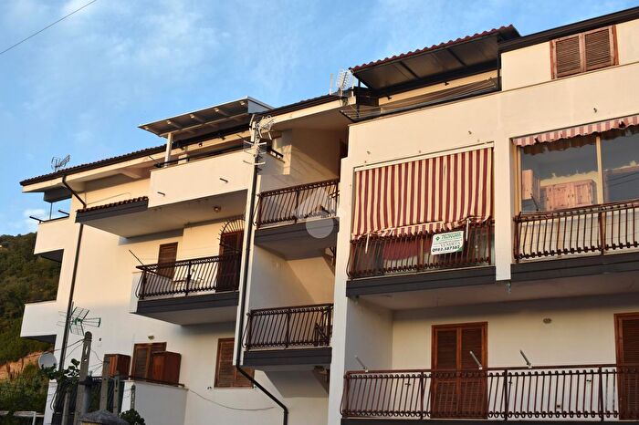Appartamento bilocale in vendita in Via Marinella, Falconara Albanese