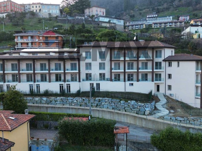 Appartamento monolocale in vendita in via ponte tresa, Centro, CadeglianoViconago