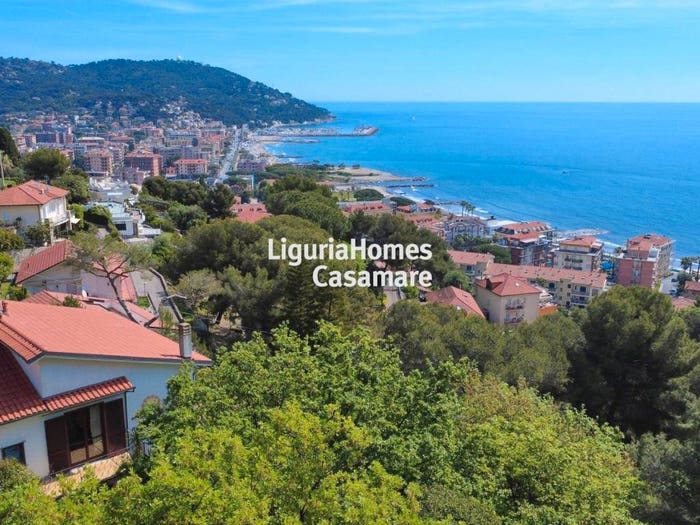 Casa con 6 locali in vendita in Marina Di Andora, Andora