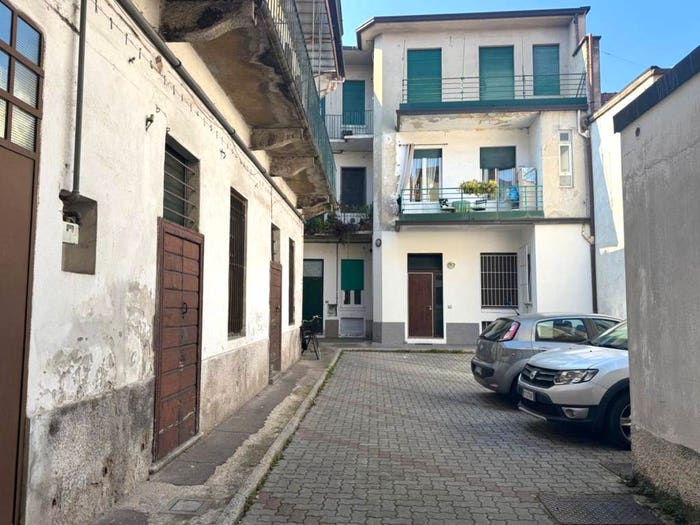 Appartamento trilocale in vendita in Corso Magenta, Sant'Ambrogio San Magno, Legnano