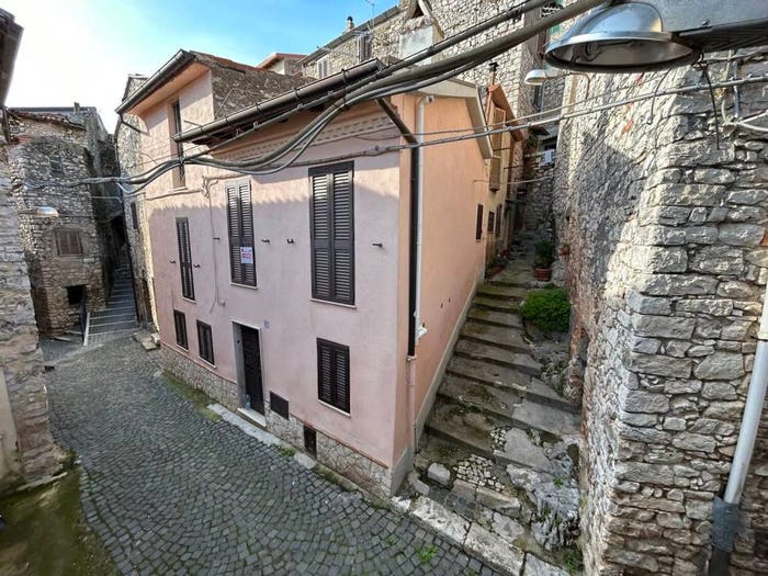 Appartamento trilocale in vendita in Maenza