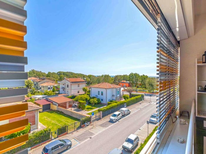 Appartamento trilocale in vendita in Via delle Mimose, Calambrone, Pisa