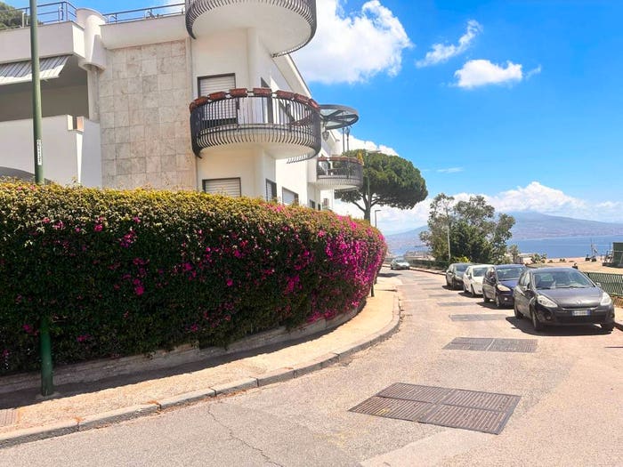 Appartamento con 5 locali in vendita in Via Scipione Capece, Posillipo, Napoli