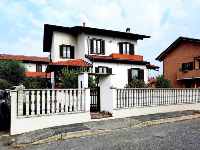 Casa con 5 locali in vendita in Via Giovanni Pascoli, Uboldo