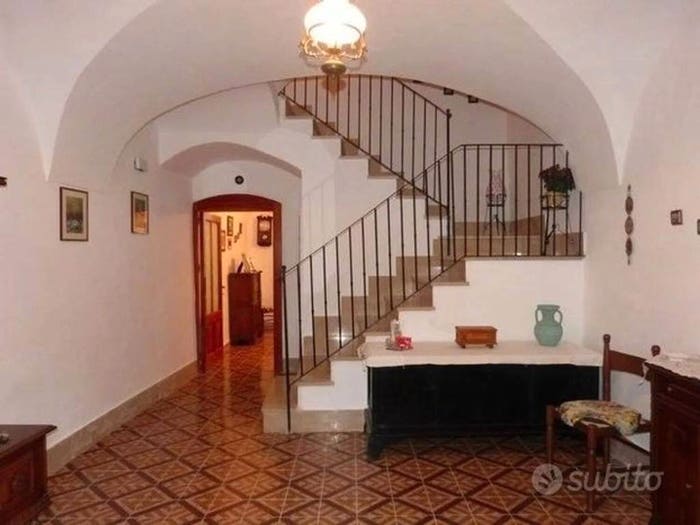 Casa con 5 locali in vendita in Via Mannu No Number, Scano di Montiferro