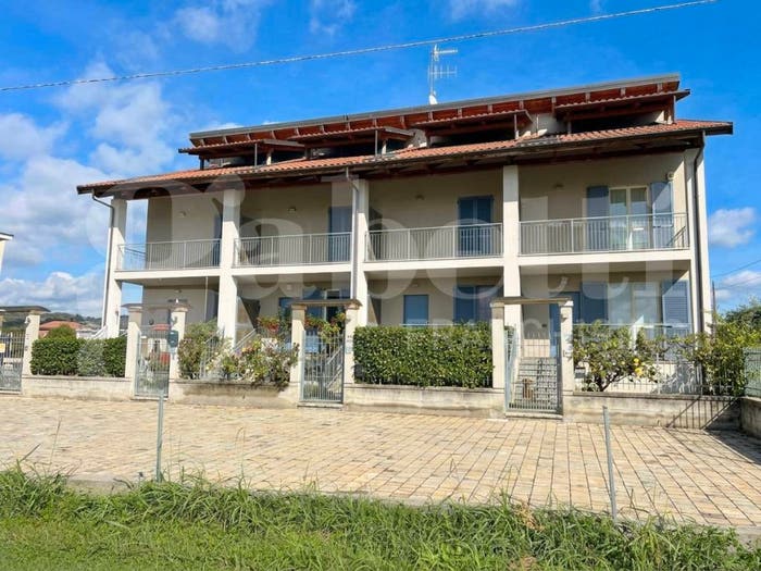 Casa quadrilocale in vendita in Strada Borgo San Martino, Pollenzo, Bra