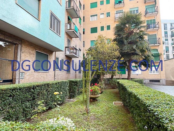 Appartamento quadrilocale in vendita in Corso Lodi, Lodi Brenta, Milano