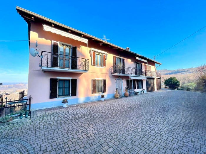 Casa con 6 locali in vendita in Via Farinetti, Diano d'Alba