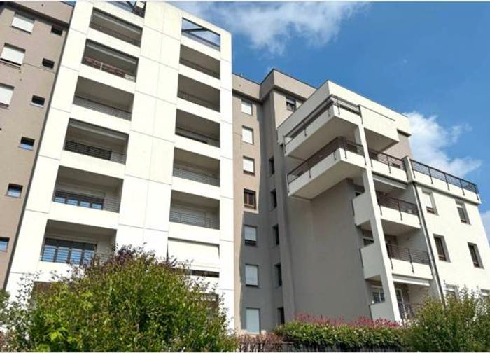 Appartamento in vendita in Via Novembre, Centro, Caronno Pertusella