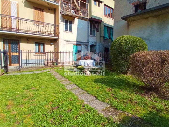 Casa con 6 locali in vendita in Ponte Nossa