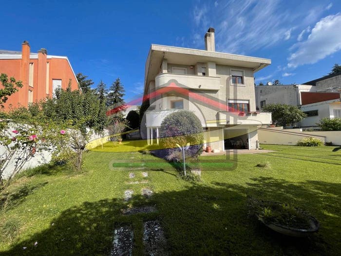 Casa con 6 locali in vendita in Via Guido d'Arezzo, Centro, Avezzano