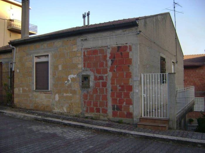 Appartamento con 6 locali in vendita in Via Francesco Crispi, Centro, Bompietro