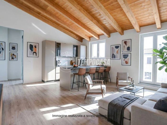 Appartamento monolocale in vendita in Via San Antonio, Centro, Luino