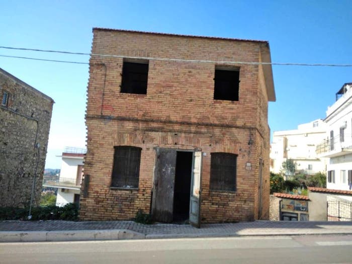 Casa quadrilocale in vendita in Centro, Minturno