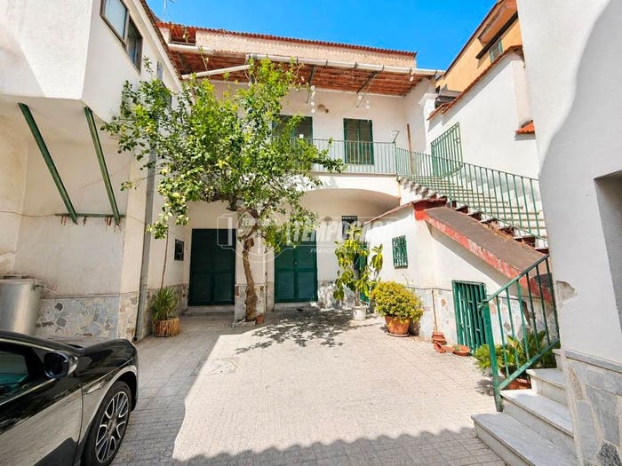 Casa con 6 locali in vendita in Via San Rocco, Centro Storico, Giugliano in Campania