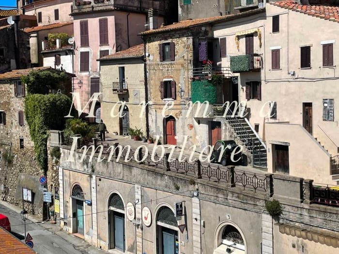 Appartamento con 5 locali in vendita in Via Giovanni Nicotera, Centro, Manciano