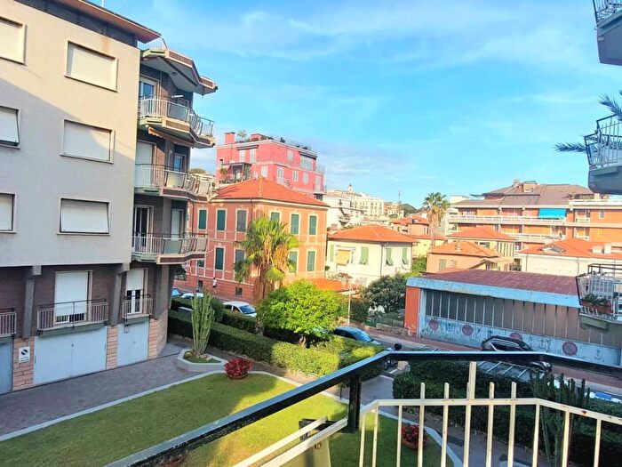 Appartamento bilocale in vendita in Via Aurelia, Piani di Borghetto Ospedale, Bordighera