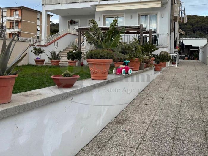 Casa con 6 locali in vendita in Antignano Banditella, Livorno