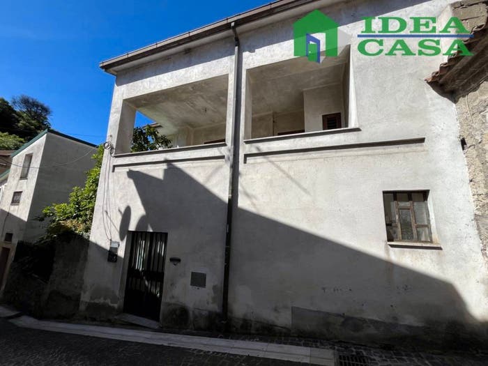 Casa quadrilocale in vendita in Via Parrocchia, Castel di Sasso