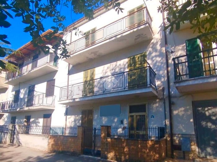 Casa quadrilocale in vendita in Via Guglielmo Marconi, Centro, Sonnino