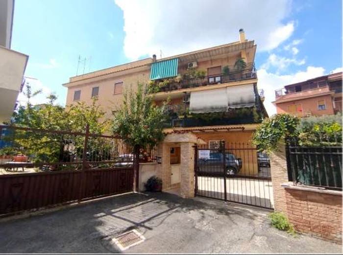 Appartamento con 5 locali in vendita in Via Milazzo, Villalba, Guidonia Montecelio