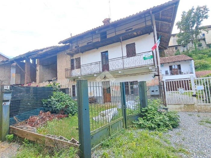 Casa quadrilocale in vendita in Via Roma, Centro, Cerrione
