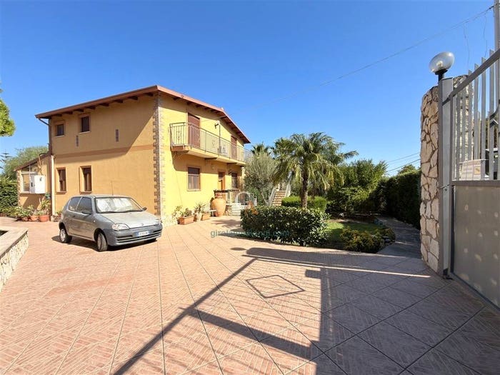 Appartamento con 6 locali in vendita in Via Eleuterio, Misilmeri