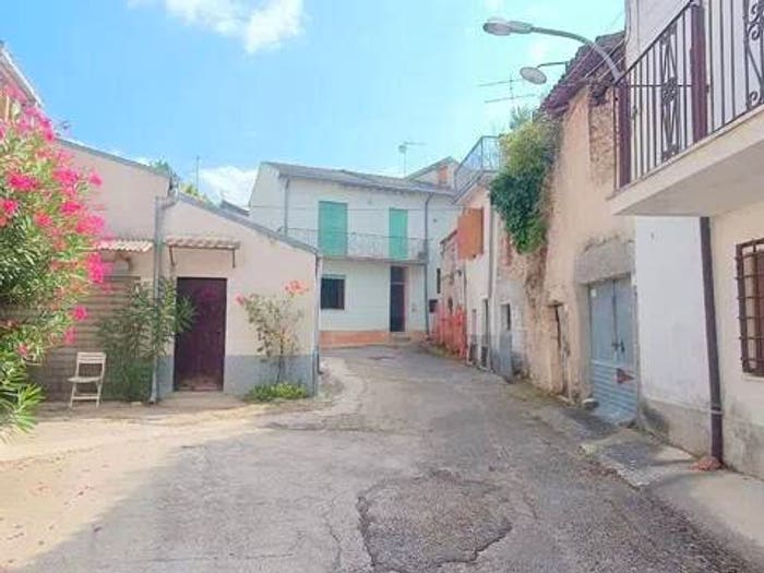 Appartamento quadrilocale in vendita in Via Santa Lucia, Centro, Pizzoli