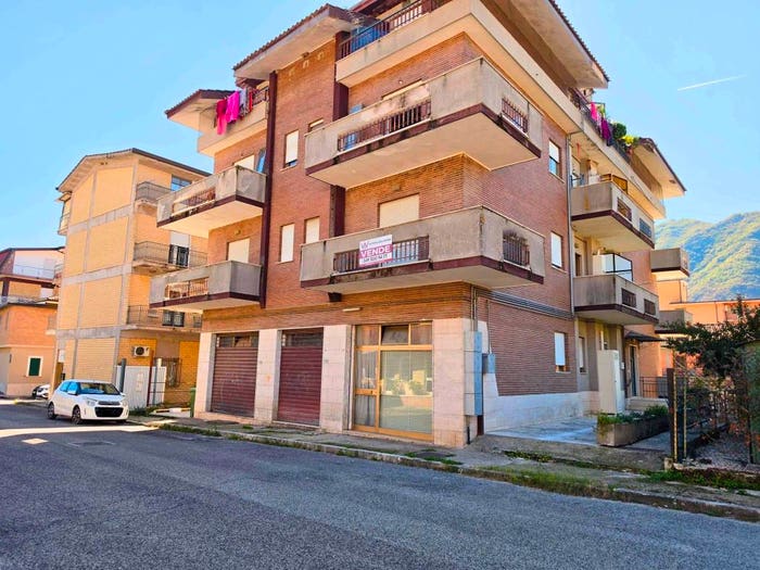 Appartamento quadrilocale in vendita in Via Caio Ponzio, Atina Inferiore, Atina