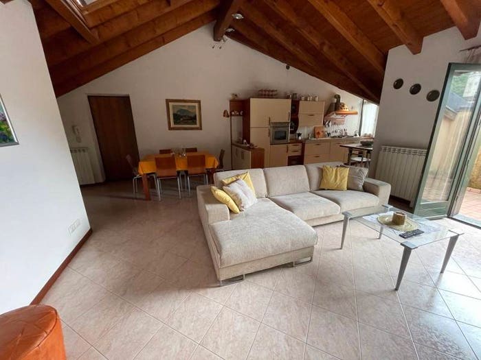 Casa quadrilocale in vendita in Via Novembre, Centro, Omegna