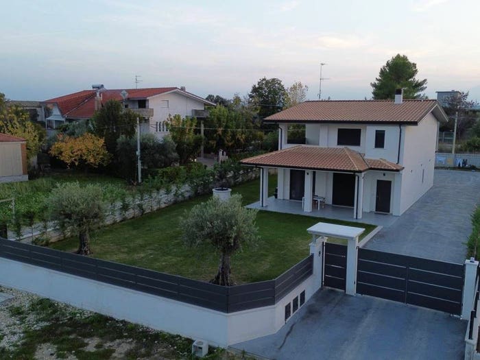 Casa con 6 locali in vendita in Ortona