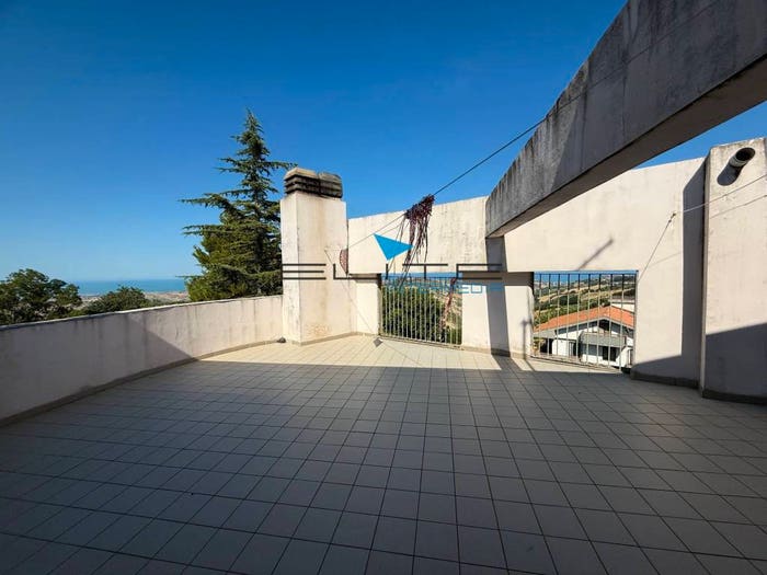 Casa con 6 locali in vendita in Via Lino Romani, Centro, Atri