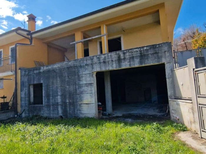 Casa con 6 locali in vendita in via Sassetti, Casali, Poggio Nativo