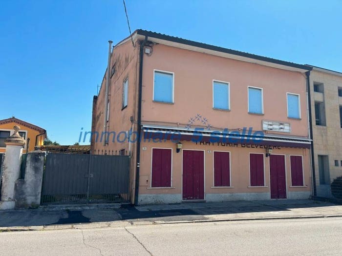 Casa con 6 locali in vendita in Via IV Novembre, Centro, Dueville