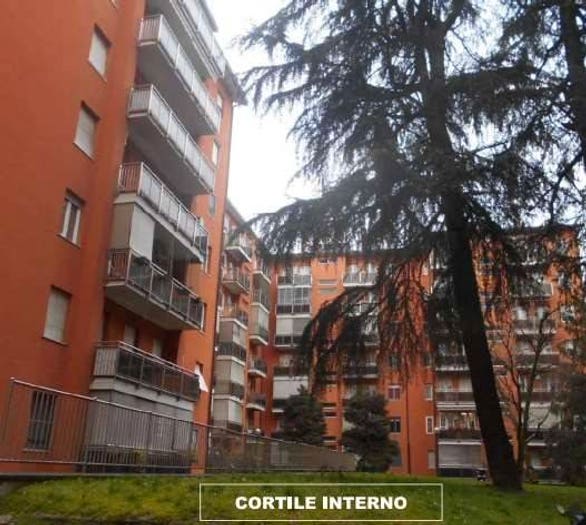 Appartamento trilocale in vendita in Via Oreste Salomone, Viale Ungheria Mecenate, Milano