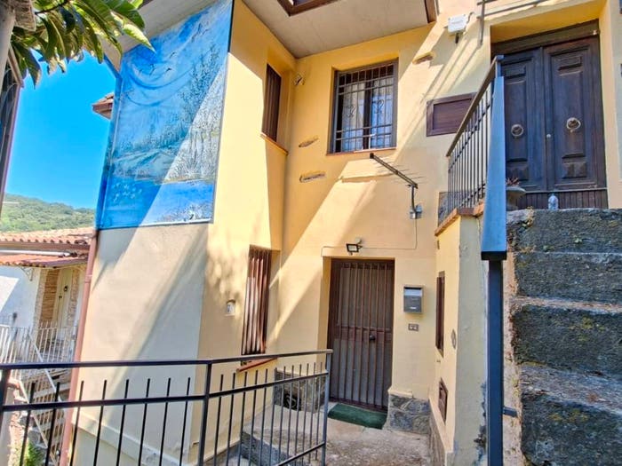 Casa trilocale in vendita in Via Isonzo, Centro, Feroleto Antico