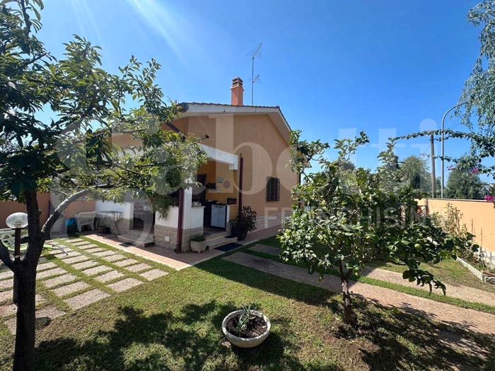 Casa quadrilocale in vendita in viale corona australe, Colle Romito, Ardea