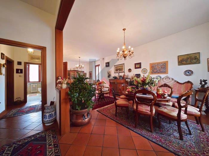 Casa con 6 locali in vendita in Parco Urbano Piscina, Forlì