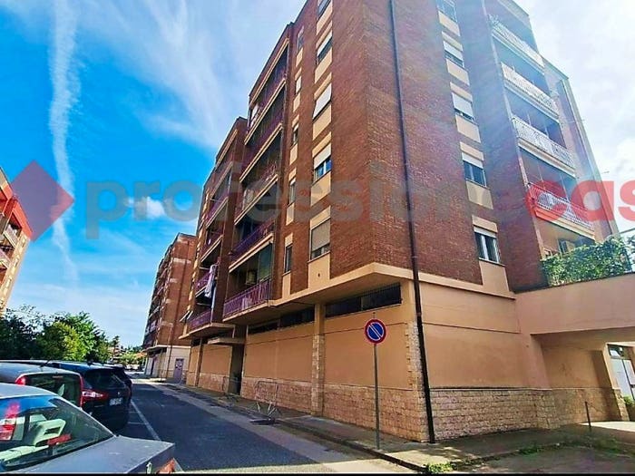 Appartamento quadrilocale in vendita in VIA MAZZAROPPI, Aquino