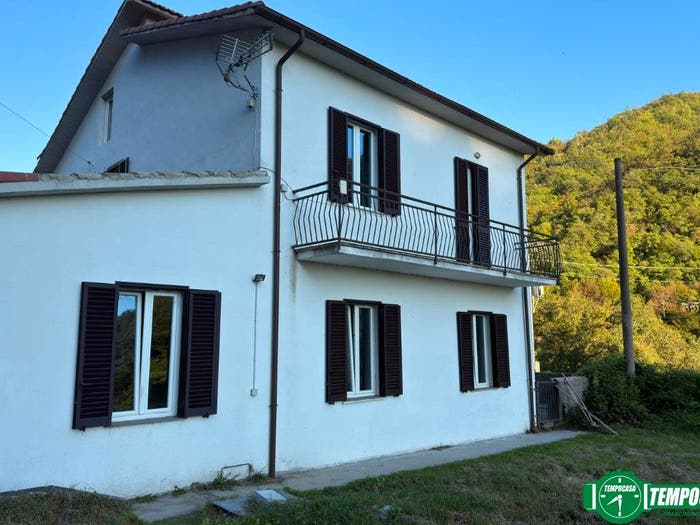 Casa con 6 locali in vendita in Strada Provinciale Massese, Centro, Licciana Nardi