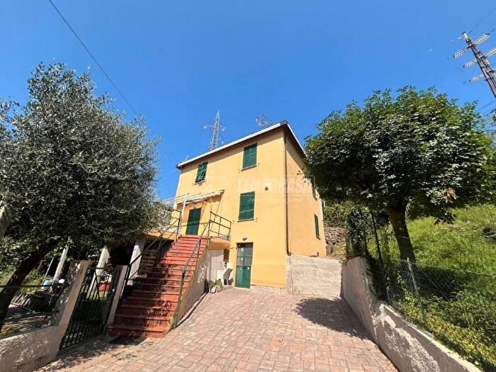 Appartamento quadrilocale in vendita in Via San Nazario, Lavagnola Santuario Montemoro, Savona