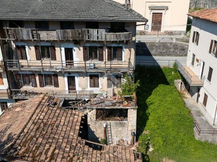 Casa con 6 locali in vendita in Frazione riva, Vallarsa