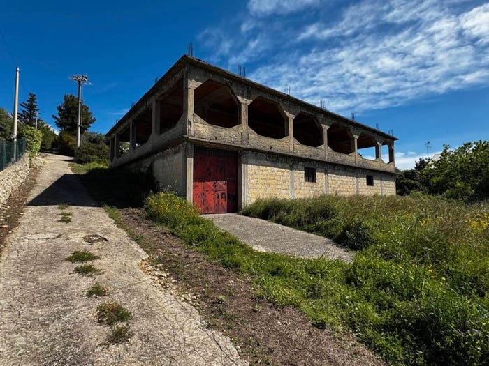 Casa con 6 locali in vendita in Floridia