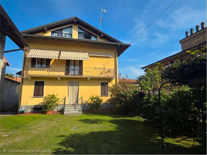 Casa con 6 locali in vendita in VIA PULAZZINI, Centro, Invorio