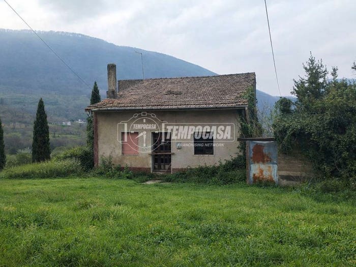 Casa con 5 locali in vendita in Contrada Bosco dei Preti, Quattrograna Bellizzi Sant'Oronzo, Avellino