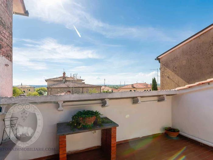 Casa con 6 locali in vendita in Via Giuseppe Garibaldi, Camucia Monsigliolo, Cortona