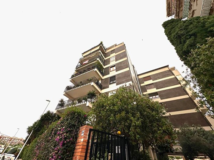 Appartamento quadrilocale in vendita in Via Diego Gregorio Cadello, Monte Claro, Cagliari